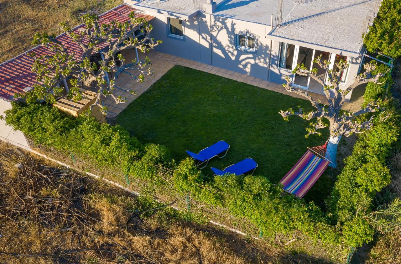 Petrakis Afrathias Garden House Villa Kalamaki  Exterior photo