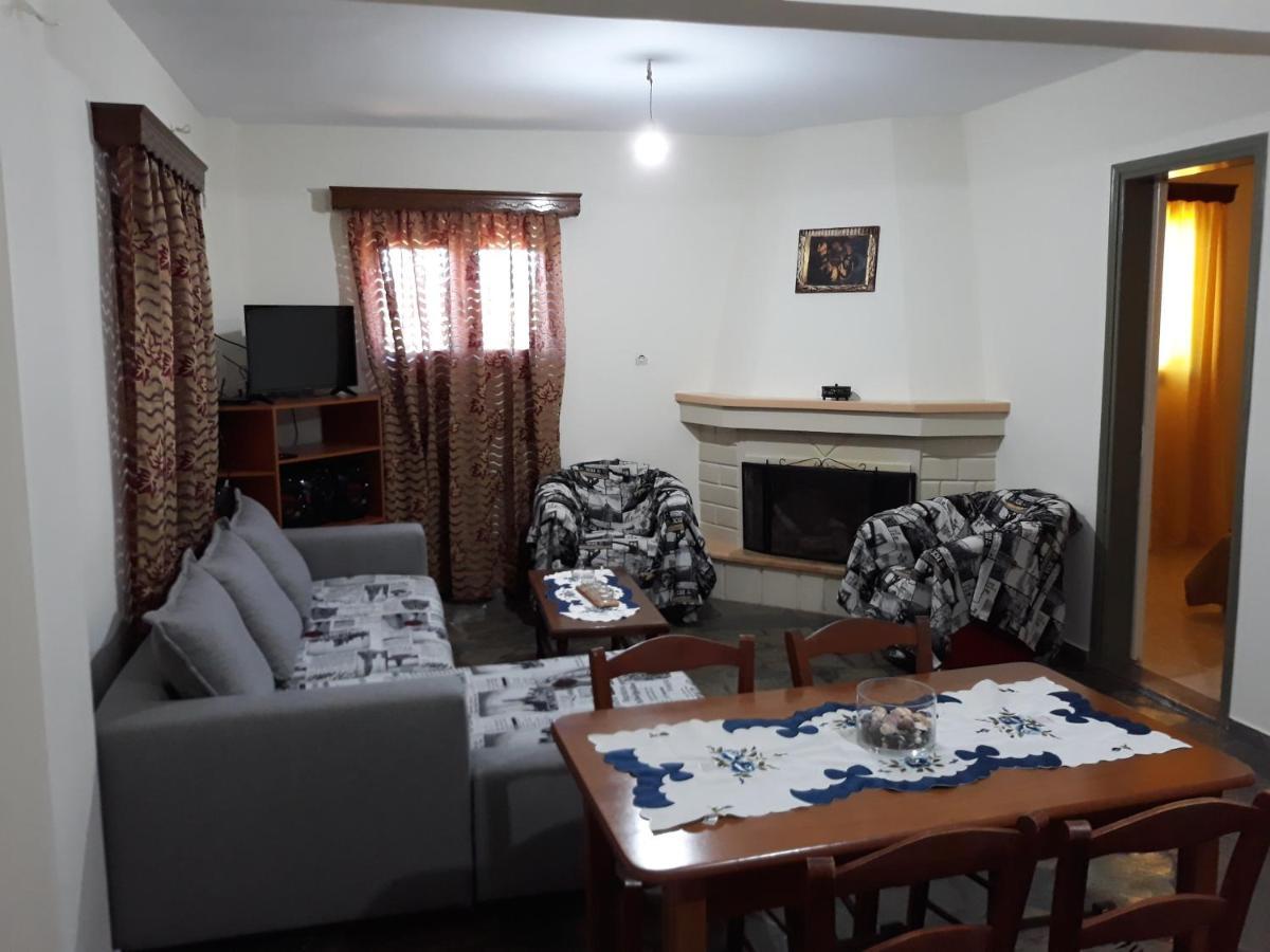 Petrakis Afrathias Garden House Villa Kalamaki  Exterior photo